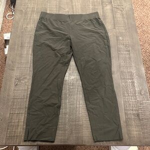 Eileen Fisher Women's Olive Capris